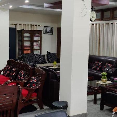 Iranyai Homestay Imphal Kültér fotó