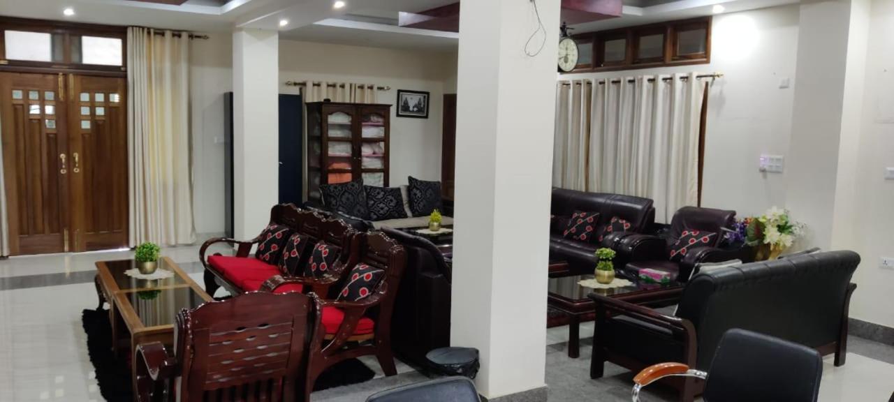 Iranyai Homestay Imphal Kültér fotó