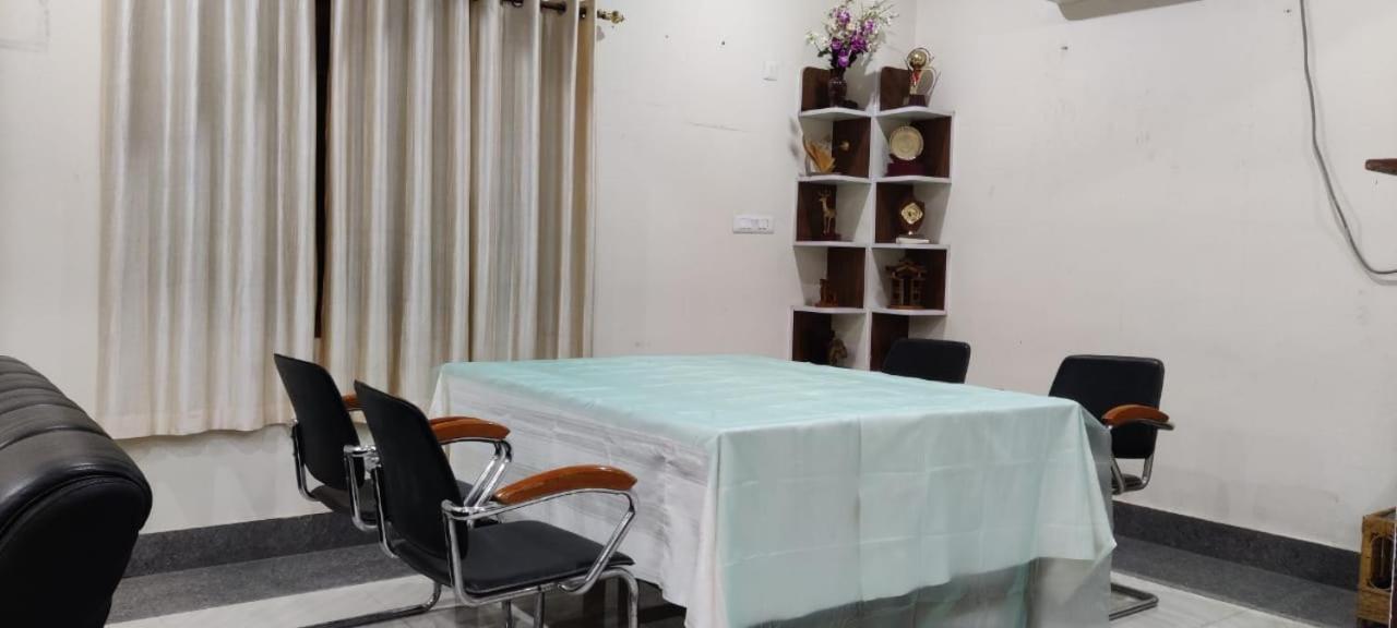 Iranyai Homestay Imphal Kültér fotó