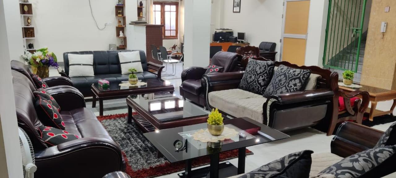 Iranyai Homestay Imphal Kültér fotó
