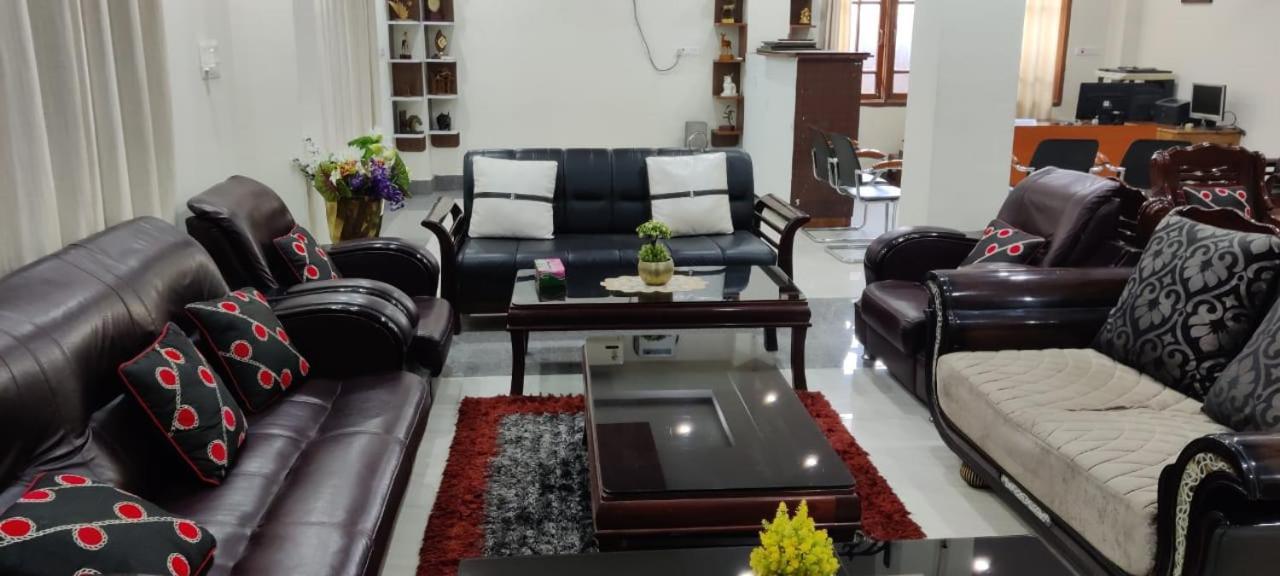Iranyai Homestay Imphal Kültér fotó