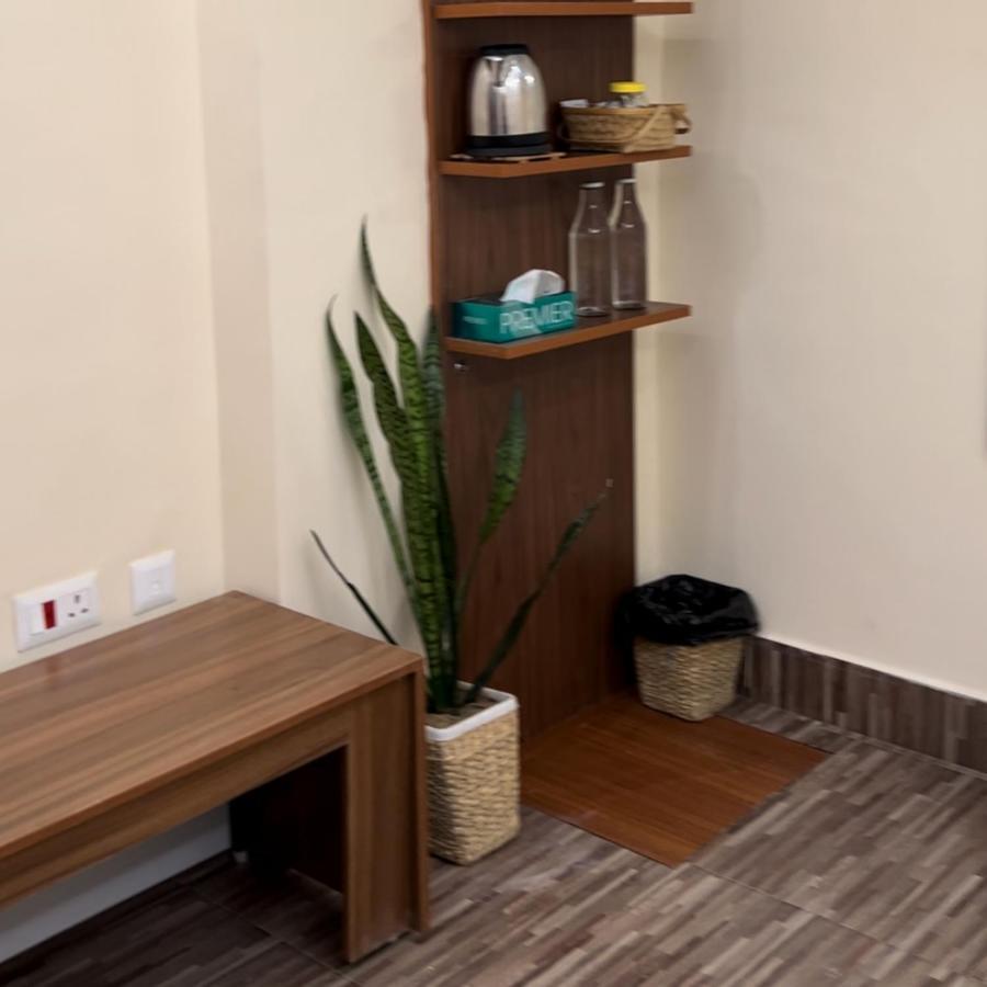 Iranyai Homestay Imphal Kültér fotó